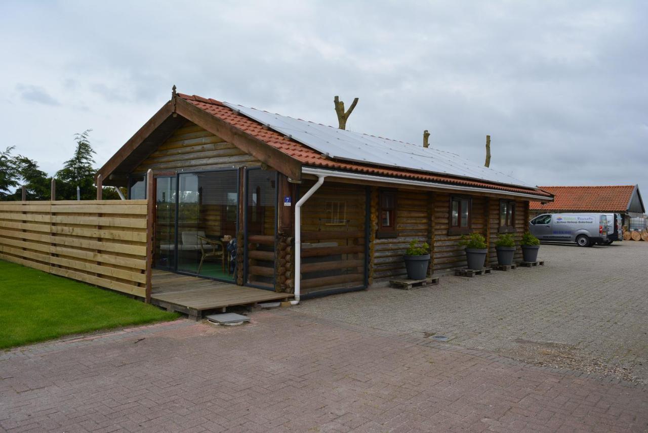 Finse Woning Op Camping De Tulpenweide Breezand Екстер'єр фото