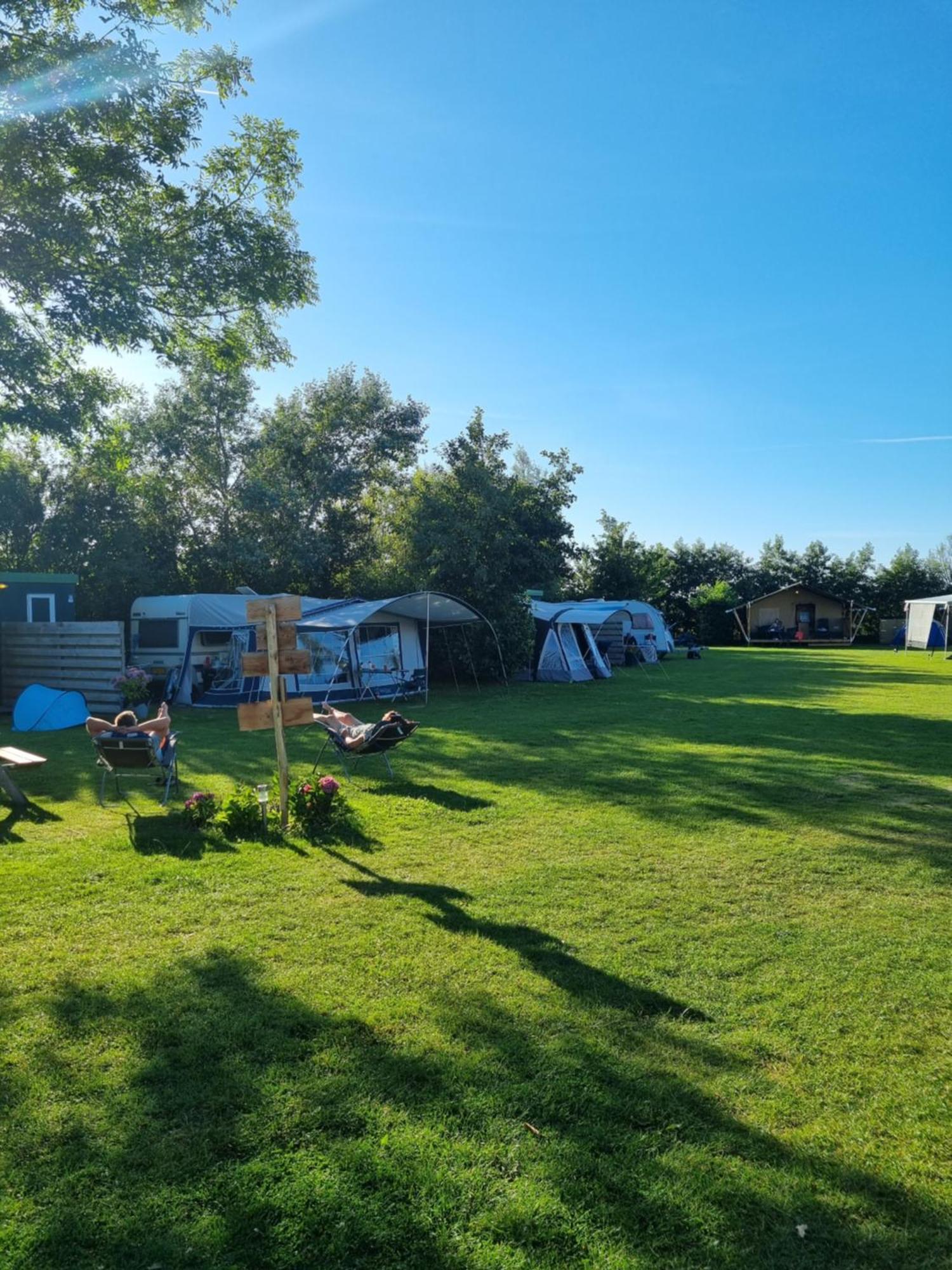 Finse Woning Op Camping De Tulpenweide Breezand Екстер'єр фото